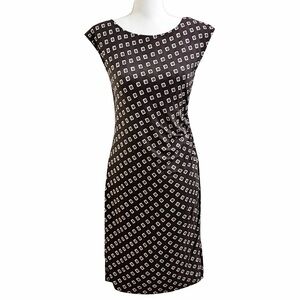 Ann Taylor LOFT Pretty Geometric Flattering Fit Jersey Dress size Medium M